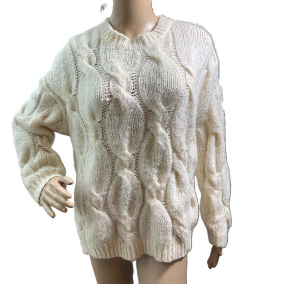 HYFVE Cream Crew Neck Long Sleeve Cable Knit Sweater Size Medium Preppy Academia - Picture 1 of 14